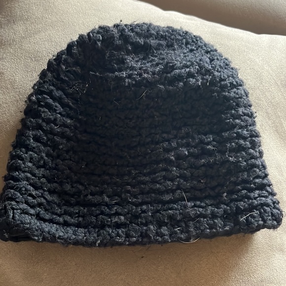 Handknit wool hat - Picture 4 of 4